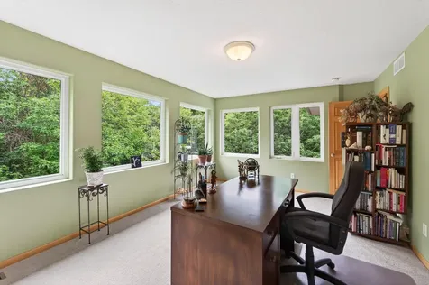 381 Del Rio Drive Chanhassen MN 55317