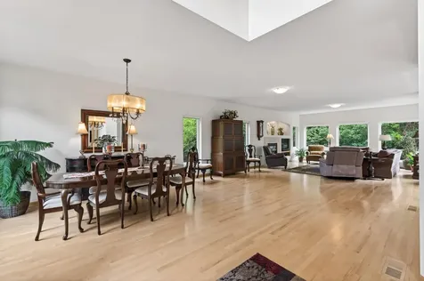 381 Del Rio Drive Chanhassen MN 55317
