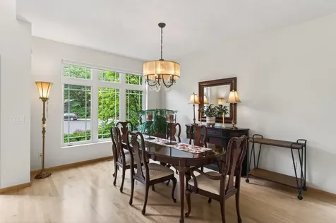 381 Del Rio Drive Chanhassen MN 55317
