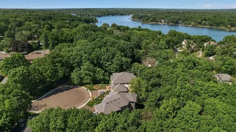 381 Del Rio Drive Chanhassen MN 55317