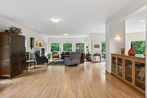 381 Del Rio Drive Chanhassen MN 55317