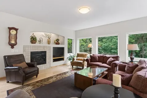 381 Del Rio Drive Chanhassen MN 55317