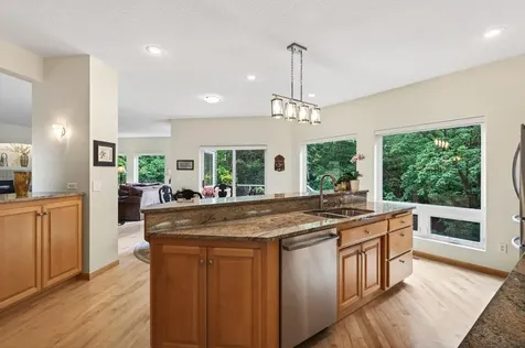 381 Del Rio Drive Chanhassen MN 55317