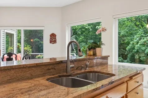 381 Del Rio Drive Chanhassen MN 55317