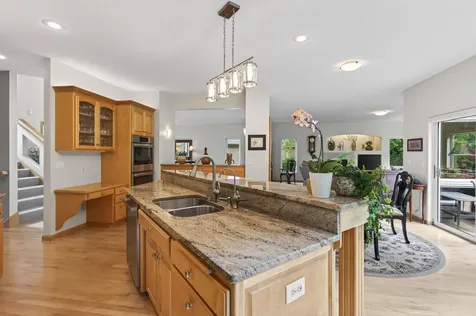 381 Del Rio Drive Chanhassen MN 55317