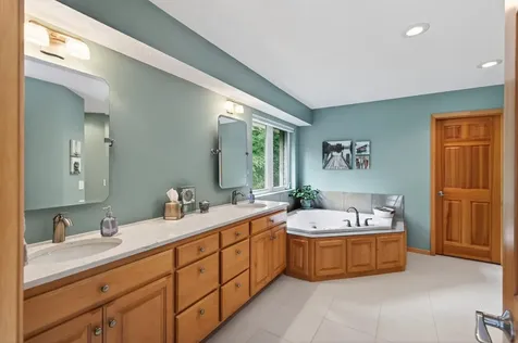 381 Del Rio Drive Chanhassen MN 55317