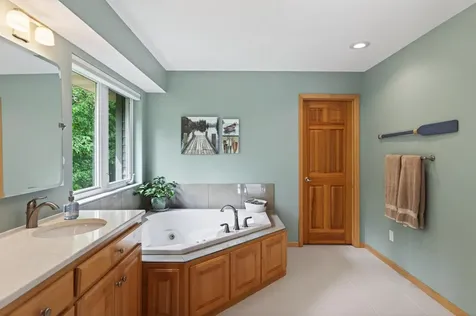 381 Del Rio Drive Chanhassen MN 55317