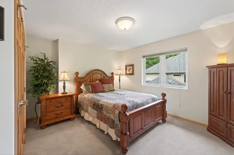 381 Del Rio Drive Chanhassen MN 55317