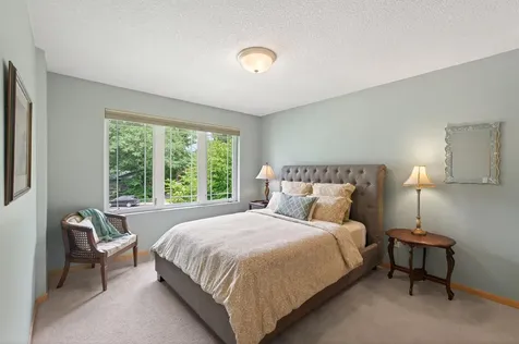 381 Del Rio Drive Chanhassen MN 55317
