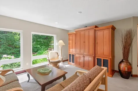 381 Del Rio Drive Chanhassen MN 55317