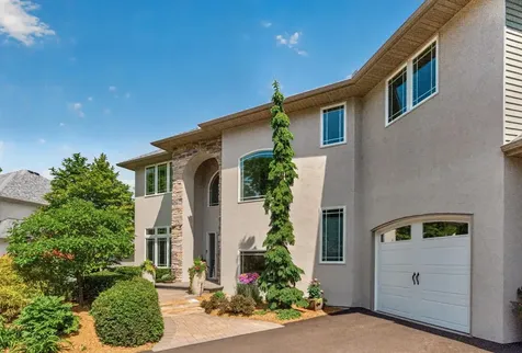 381 Del Rio Drive Chanhassen MN 55317