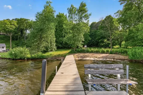 381 Del Rio Drive Chanhassen MN 55317