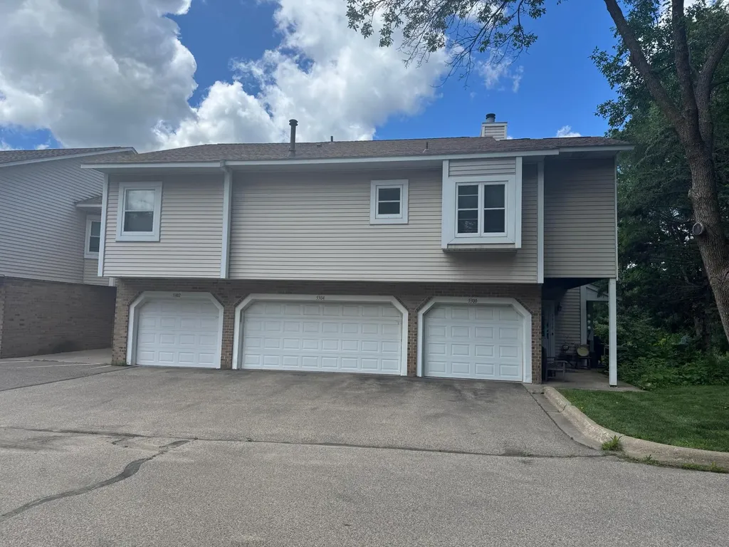5304 Highpointe Terrace Bloomington MN 55437