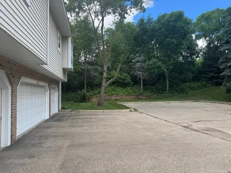 5304 Highpointe Terrace Bloomington MN 55437