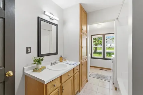 1035 E Main Street Mankato MN 56001