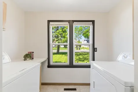 1035 E Main Street Mankato MN 56001