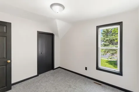 1035 E Main Street Mankato MN 56001