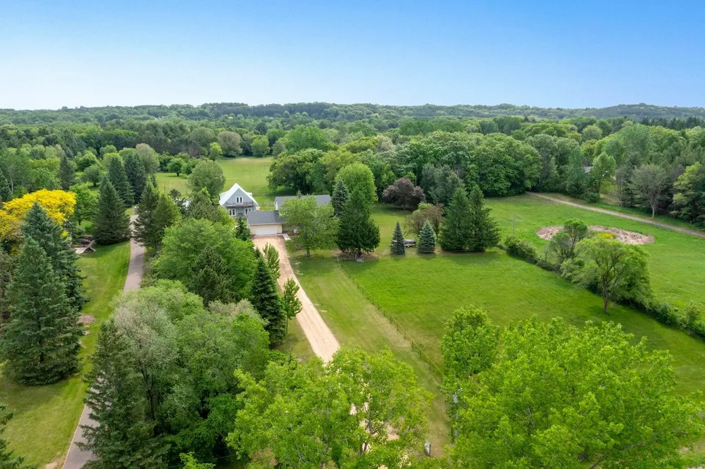 2733 Neal Avenue N Stillwater MN 55082