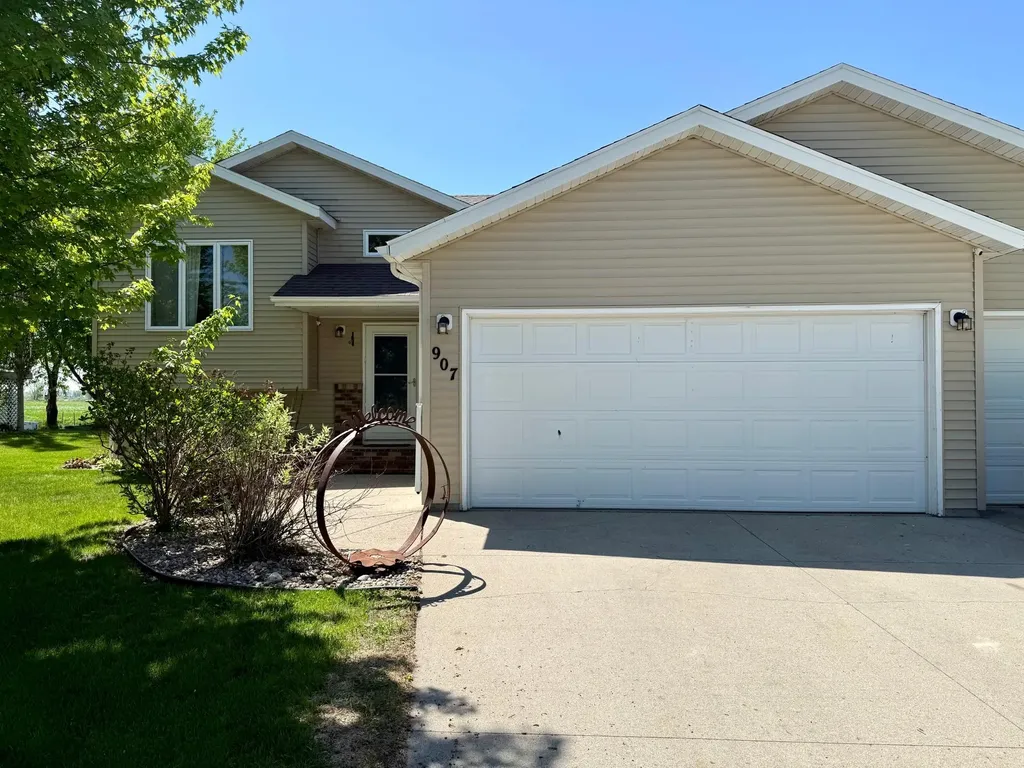 907 11th Avenue SE Barnesville MN 56514