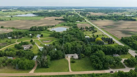 3172 15th Avenue NW Willmar MN 56201