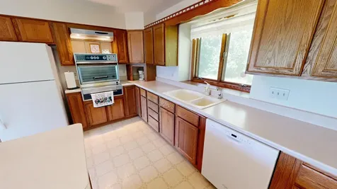 3172 15th Avenue NW Willmar MN 56201