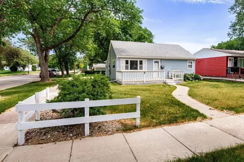 1602 14 1/2 Street S Fargo ND 58103