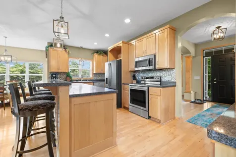 618 Tupelo Way Chaska MN 55318