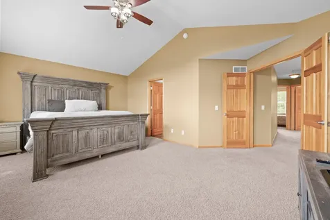 618 Tupelo Way Chaska MN 55318