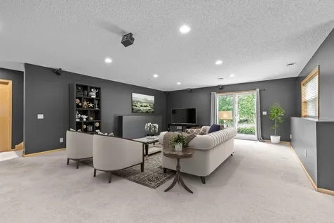 618 Tupelo Way Chaska MN 55318