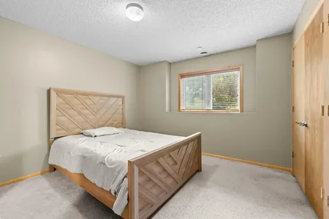 618 Tupelo Way Chaska MN 55318