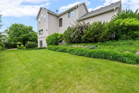 618 Tupelo Way Chaska MN 55318