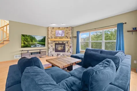 618 Tupelo Way Chaska MN 55318