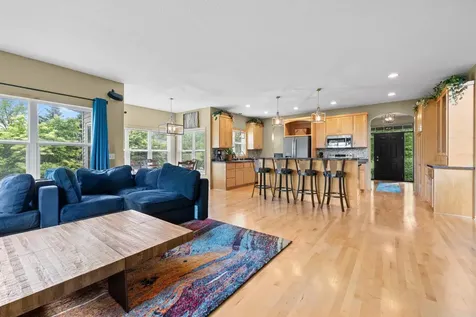 618 Tupelo Way Chaska MN 55318