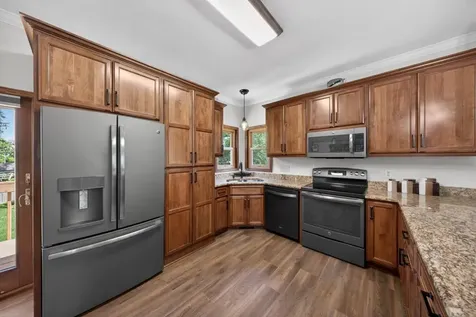 801 Grandview Court SE Stewartville MN 55976