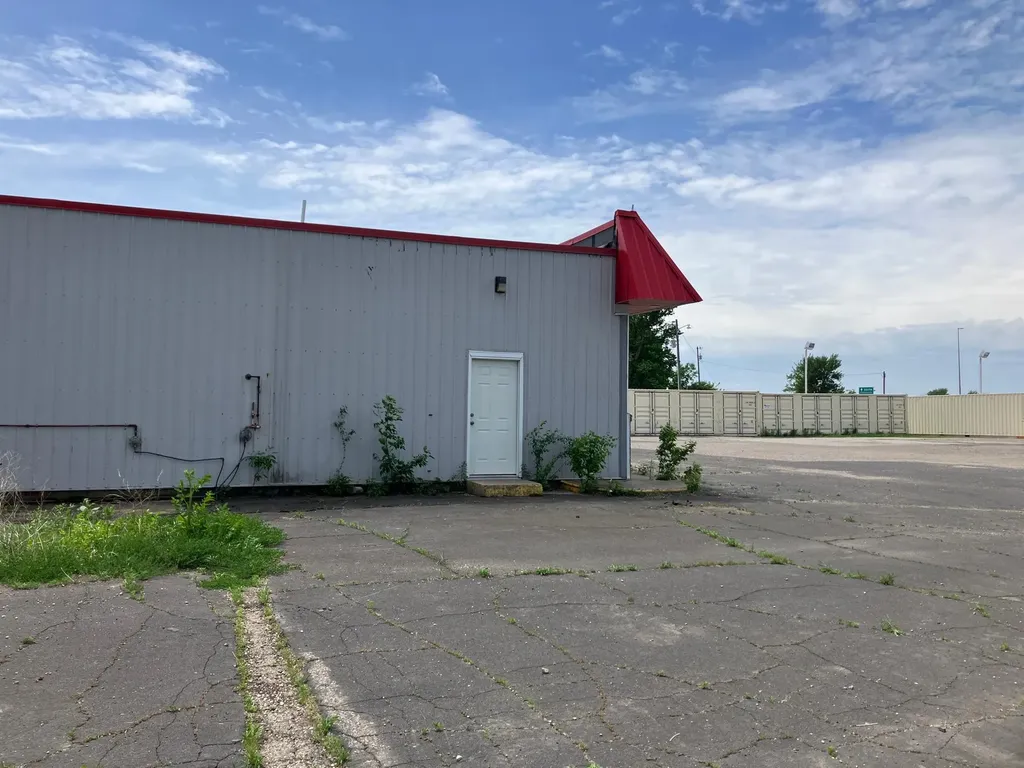 3598 W Highway 30 Ellendale MN 56026