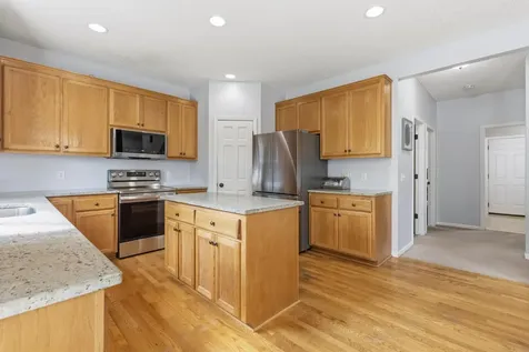 1857 Wyndam Drive Shakopee MN 55379
