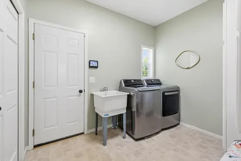 1857 Wyndam Drive Shakopee MN 55379