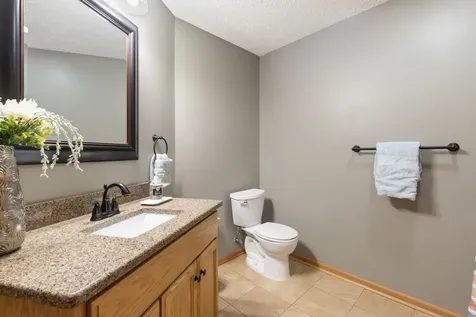 1857 Wyndam Drive Shakopee MN 55379