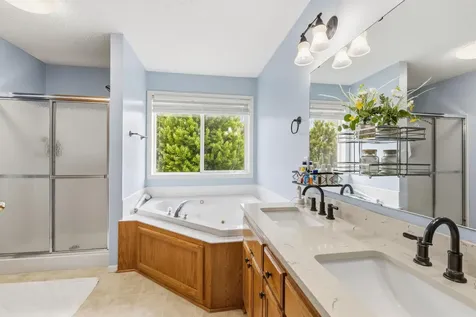 1857 Wyndam Drive Shakopee MN 55379