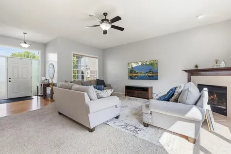 1857 Wyndam Drive Shakopee MN 55379