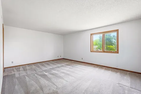 7629 74th Street S Cottage Grove MN 55016