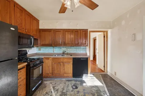 1502 Sherren Avenue E Maplewood MN 55109