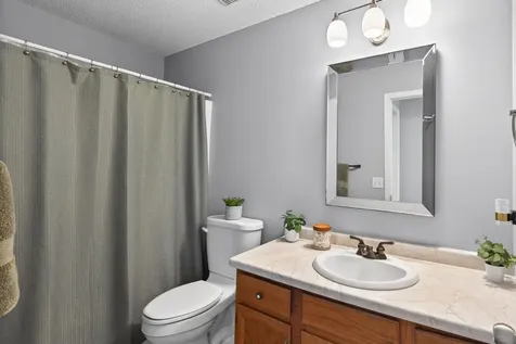 3608 Gershwin Lane N Oakdale MN 55128