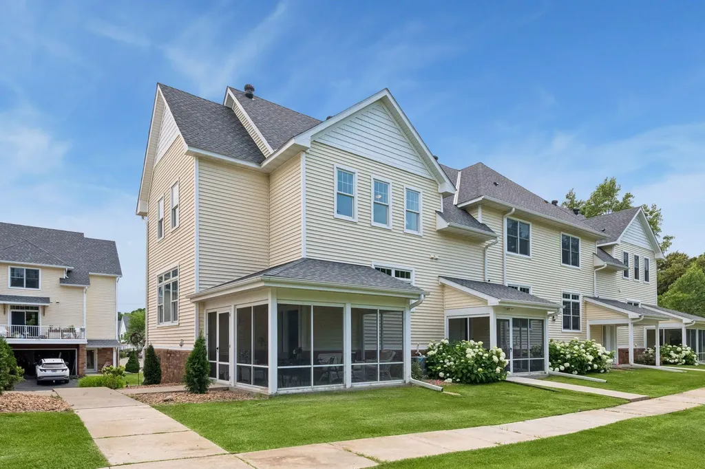 5750 Village Trail Mound MN 55364