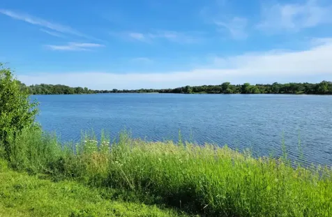 1844 E Shore Drive Maplewood MN 55109