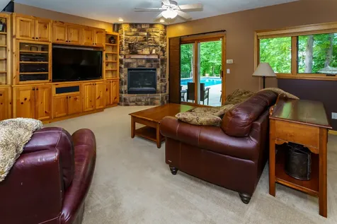 8551 Summit Oaks Bay Savage MN 55378