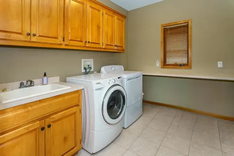 8551 Summit Oaks Bay Savage MN 55378