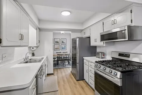 7004 Quail Circle W Brooklyn Center MN 55429