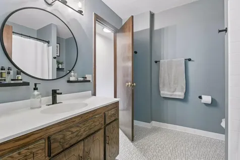 7004 Quail Circle W Brooklyn Center MN 55429