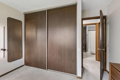 7004 Quail Circle W Brooklyn Center MN 55429